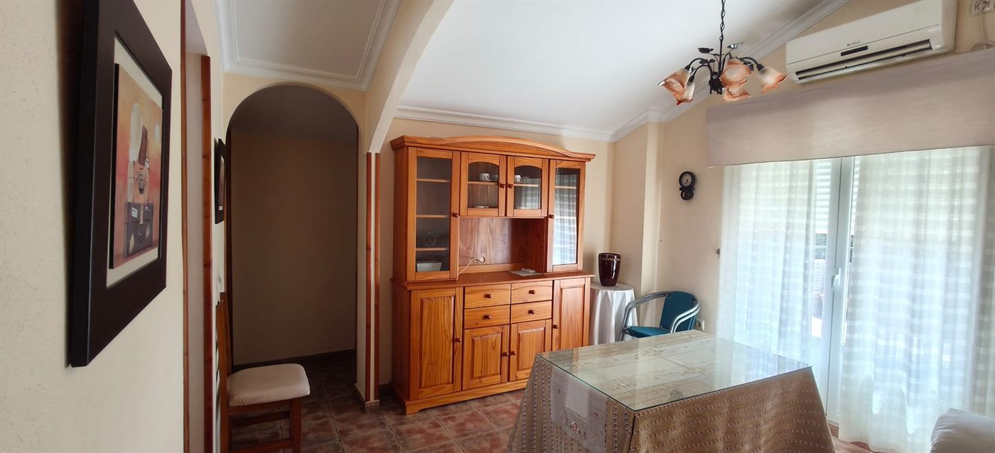 Salón comedor del apartamento independiente de la planta superior en Fregenal de la Sierra