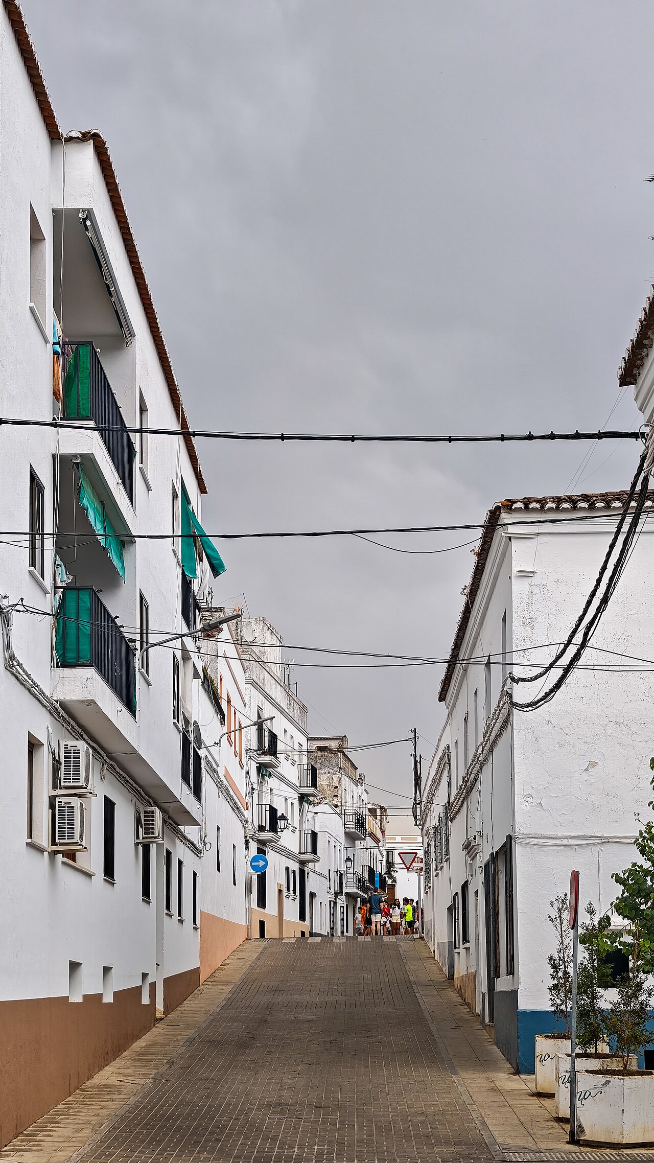Calle comercial encalada en Olivenza